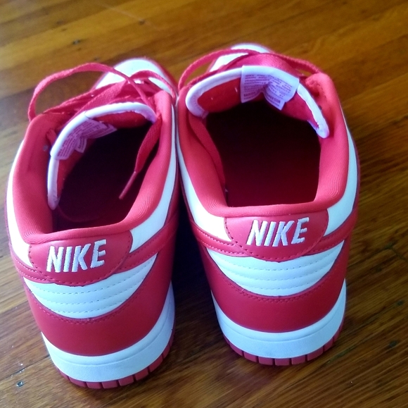 Men'sDunk Low Retro SP St.Johns Nike Size 10.5 Red & White - Picture 2 of 6